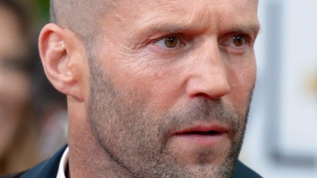 Jason Statham muss gegen einen riesigen Hai kämpfen.