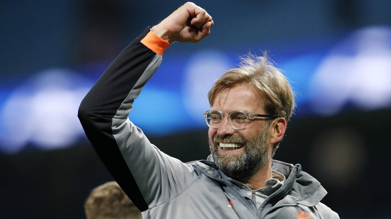 Jubel bei Jürgen Klopp: Der Trainer verriet nun, wie er die Liverpool-Stars in Manchester motivierte.