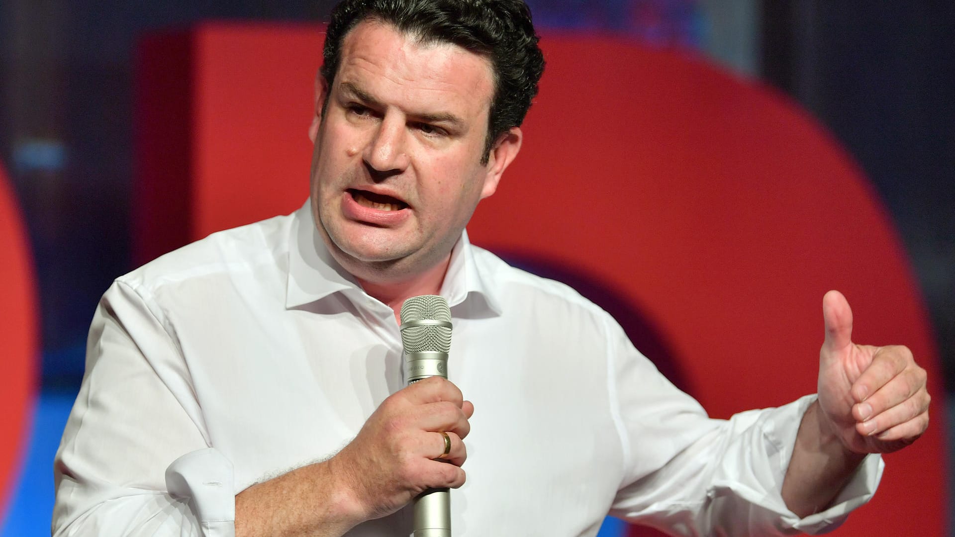 Hubertus Heil: Den Begriff "Hartz IV" will der Bundesarbeitsminister ersetzen. Auch an den Regelsatz und die Sanktionen will er ran. Hubertus Heil: Den Begriff "Hartz IV" will der Bundesarbeitsminister ersetzen. Auch an den Regelsatz und die Sanktionen will er ran.