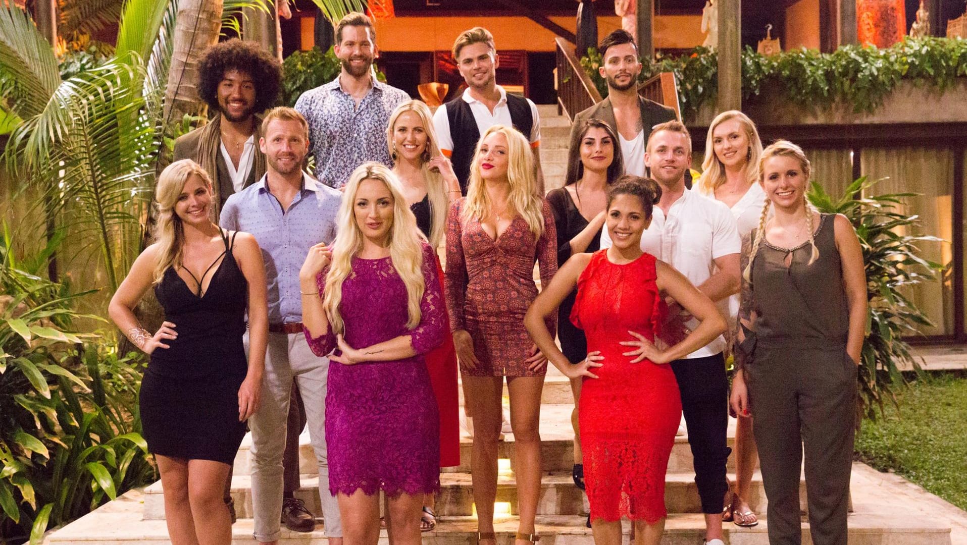 "Bachelor in Paradise": Saskia, Marvin, Christian, Oliver, Carolin, Lina, Johannes, Evelyn, Yeliz, Domenico, Pam, Philipp, Erika und Carina (v.l.). "Bachelor in Paradise": Saskia, Marvin, Christian, Oliver, Carolin, Lina, Johannes, Evelyn, Yeliz, Domenico, Pam, Philipp, Erika und Carina (v.l.).