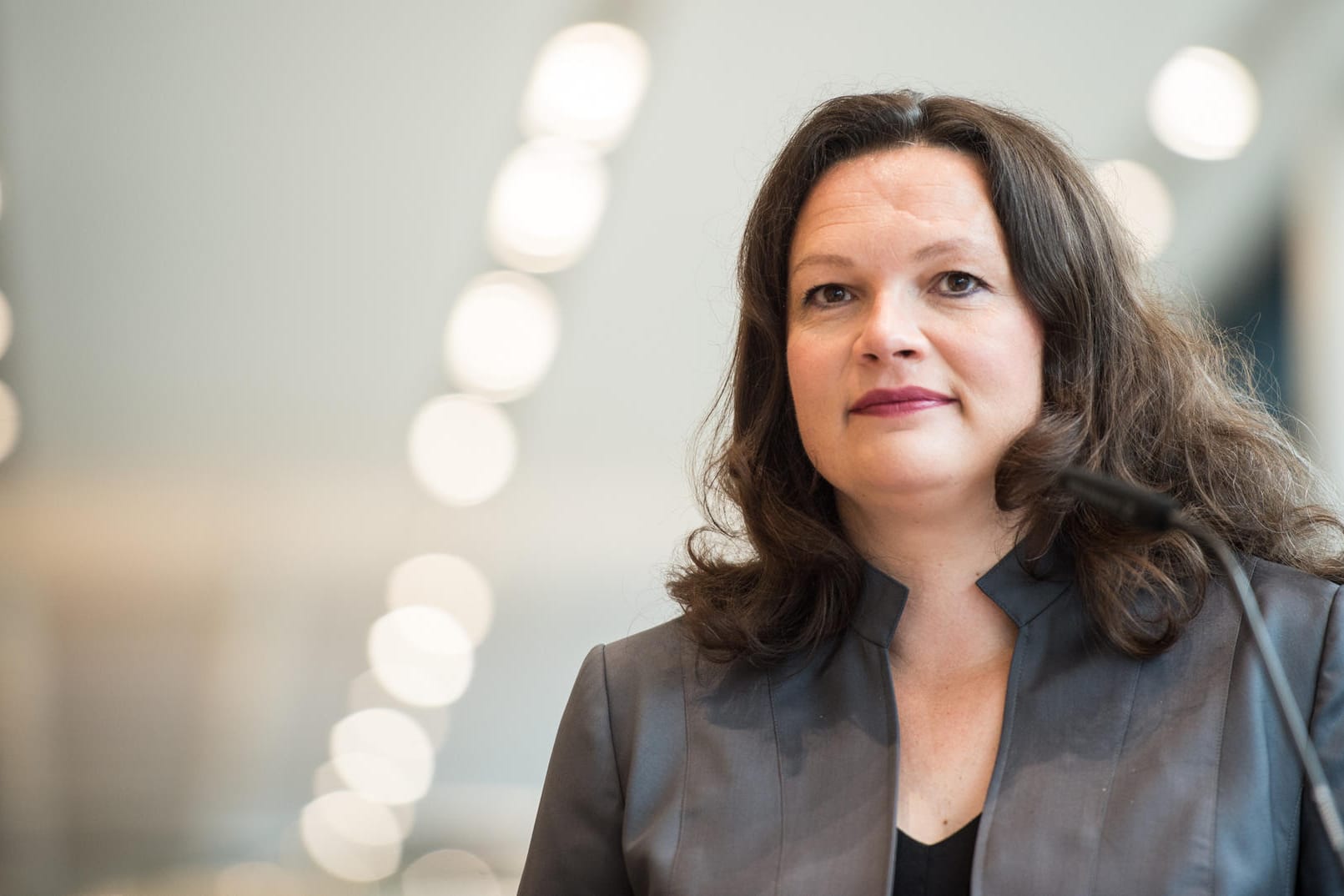 Auch die künftige SPD-Chefin Andrea Nahles sieht Hartz IV-Sanktionen gegen junge Menschen kritisch.