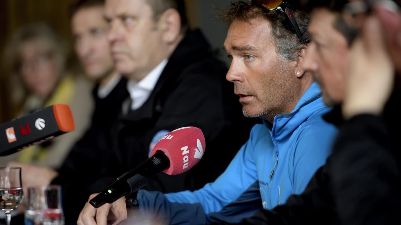 Anjan Truffer, Rettungschef von Zermatt, bei einer Pressekonferenz zur Suche nach dem Tengelmann-Chef. Die Chancen, Karl Erivan-Haub noch lebend zu finden, seien minimal, sagte der Schweizer.