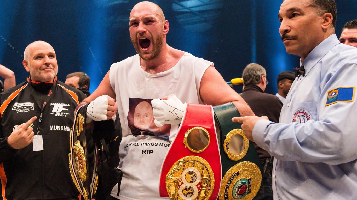 Jubel: Tyson Fury nach seinem Sieg gegen Wladimir Klitschko im November 2015 mit den WM-Gürteln.