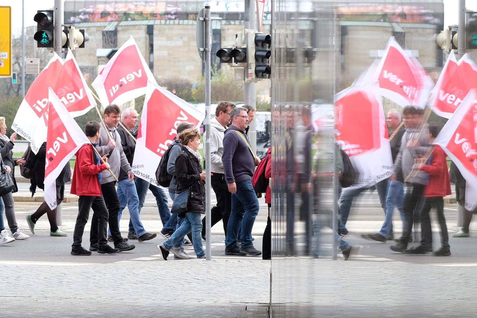 Warnstreik von Telekom-Mitarbeitern: Beide Parteien haben sich geeinigt. Warnstreik von Telekom-Mitarbeitern: Beide Parteien haben sich geeinigt.