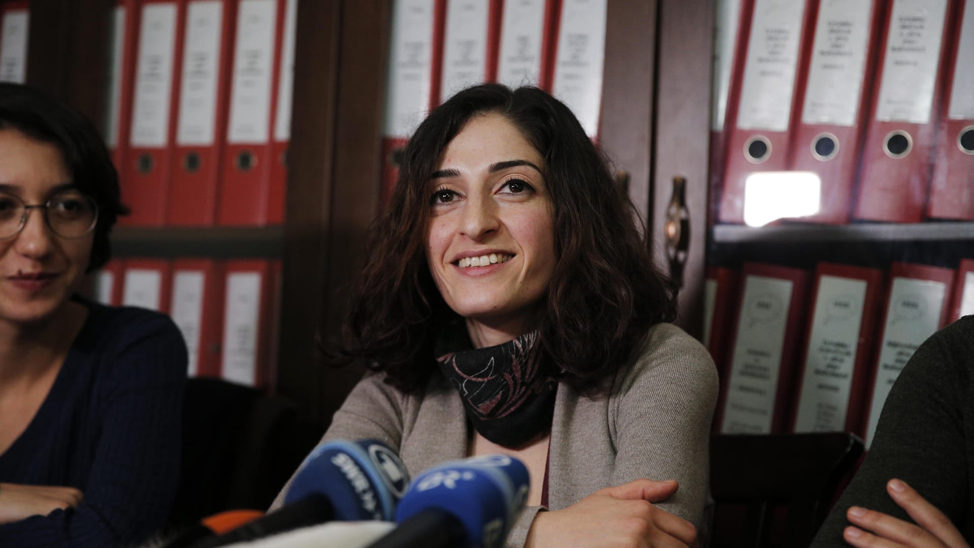 Die Journalistin Mesale Tolu: Sie berichtet, ein weiterer deutscher Journalist sei in der Türkei festgenommen worden. Die Journalistin Mesale Tolu: Sie berichtet, ein weiterer deutscher Journalist sei in der Türkei festgenommen worden.