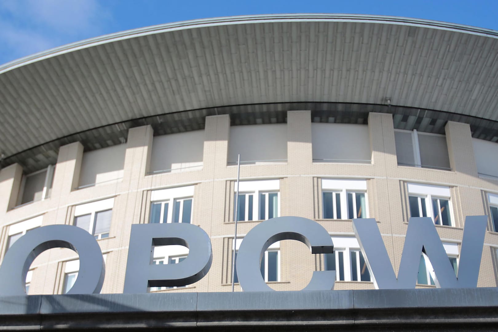 Der Sitz der Organisation für das Verbot chemischer Waffen (OPCW) in Den Haag: Experten rechnen nicht mit schnellen Erkenntnissen zum mutmaßlichen Chemiewaffen-Angriff in Syrien.