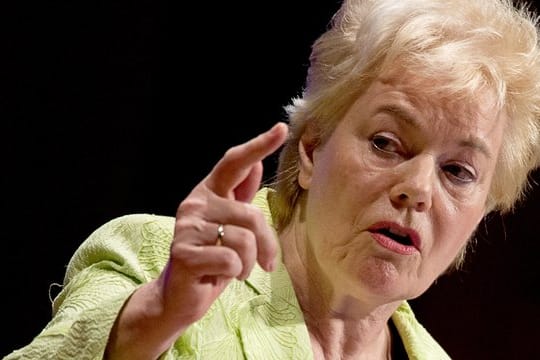 Erika Steinbach zeigte sich erleichtert, dass das "unwürdige Gezerre" nun ein Ende habe.