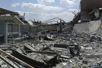 Ein Forschungszentrum in Barsah wurde bei Angriffen der USA, Großbritannien und Frankreich stark beschädigt.