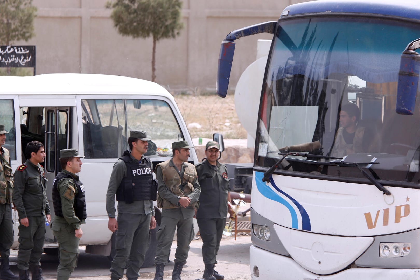 Soldaten der Syrischen Armee: Assads Streitkräften sollen am Samstag Duma eingenommen haben.