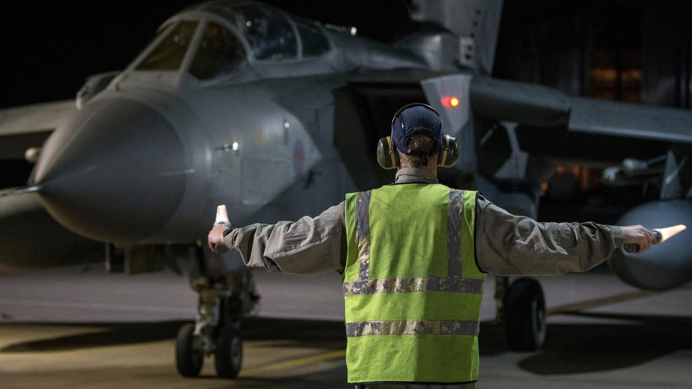 Ein Tornado-Kampfflugzeug: Jets dieses Typs der britischen Royal Air Force sollen beim Militärschlag in Syrien beteiligt gewesen sein.