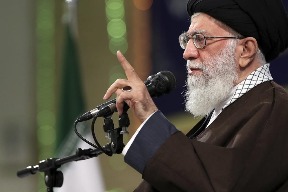 Ali Chamenei, oberster Führer des Iran: Bislang ist unklar, wer hinter dem mutmaßlichen Angriff auf die iranische Basis in Syrien steht.