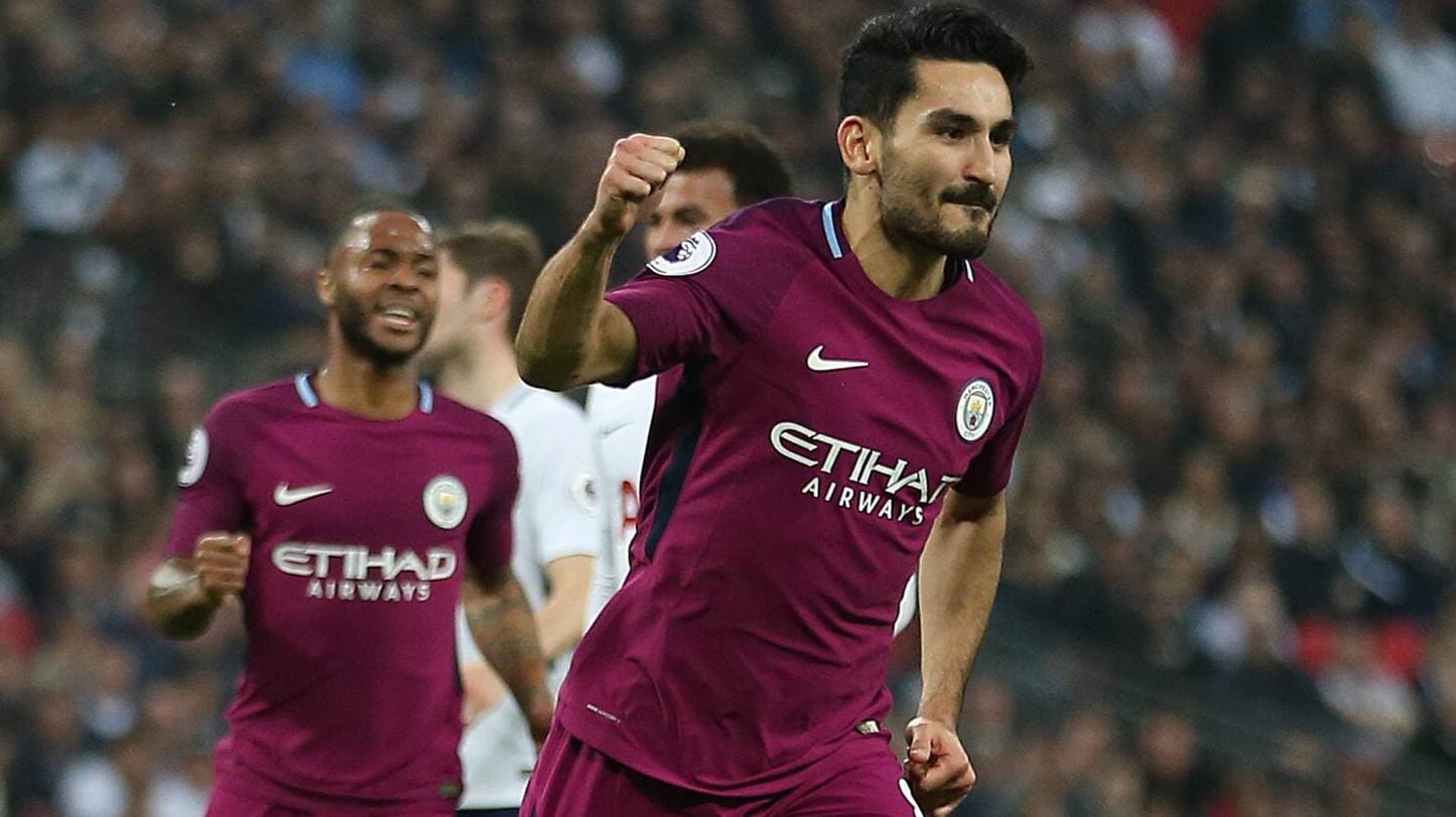 Gündogan bejubelt sein Elfmeter-Tor.