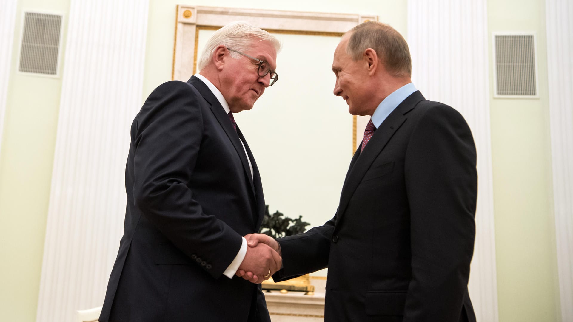 Bundespräsident Frank-Walter Steinmeier und der russische Präsident Wladimir Putin im Kreml: In einem Zeitungsinterview sagte Steinmeier, dass man Russland nicht zum Feind erklären sollte.