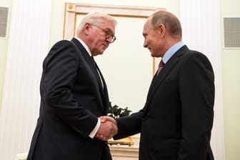 Bundespräsident Frank-Walter Steinmeier und der russische Präsident Wladimir Putin im Kreml: In einem Zeitungsinterview sagte Steinmeier, dass man Russland nicht zum Feind erklären sollte.