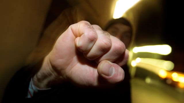 Die große Mehrheit der Bürger wünscht sich ein härteres Vorgehen gegen kriminelle Großfamilien. Die große Mehrheit der Bürger wünscht sich ein härteres Vorgehen gegen kriminelle Großfamilien.