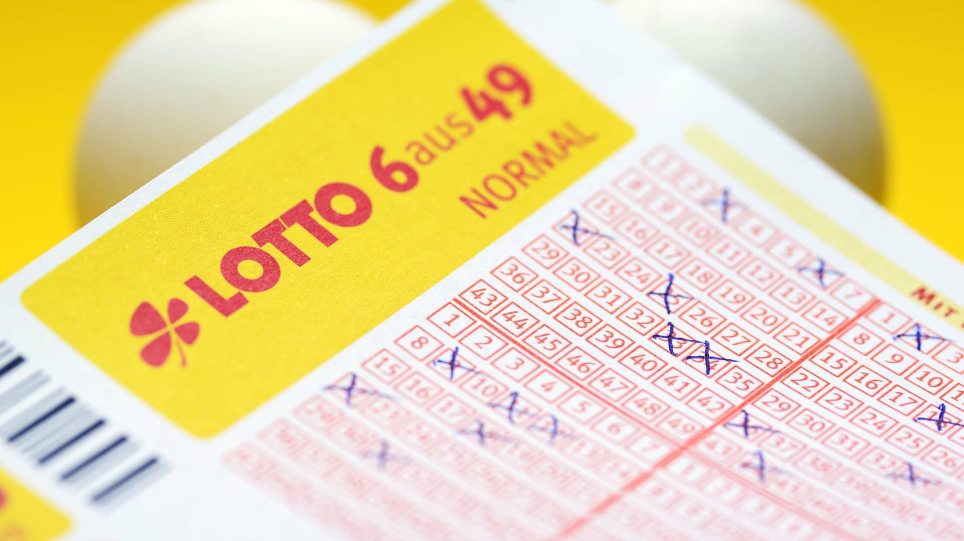 Ausgefüllter Lottoschein: Haben Sie beim Lotto am Samstag auf die richtigen Zahlen getippt?