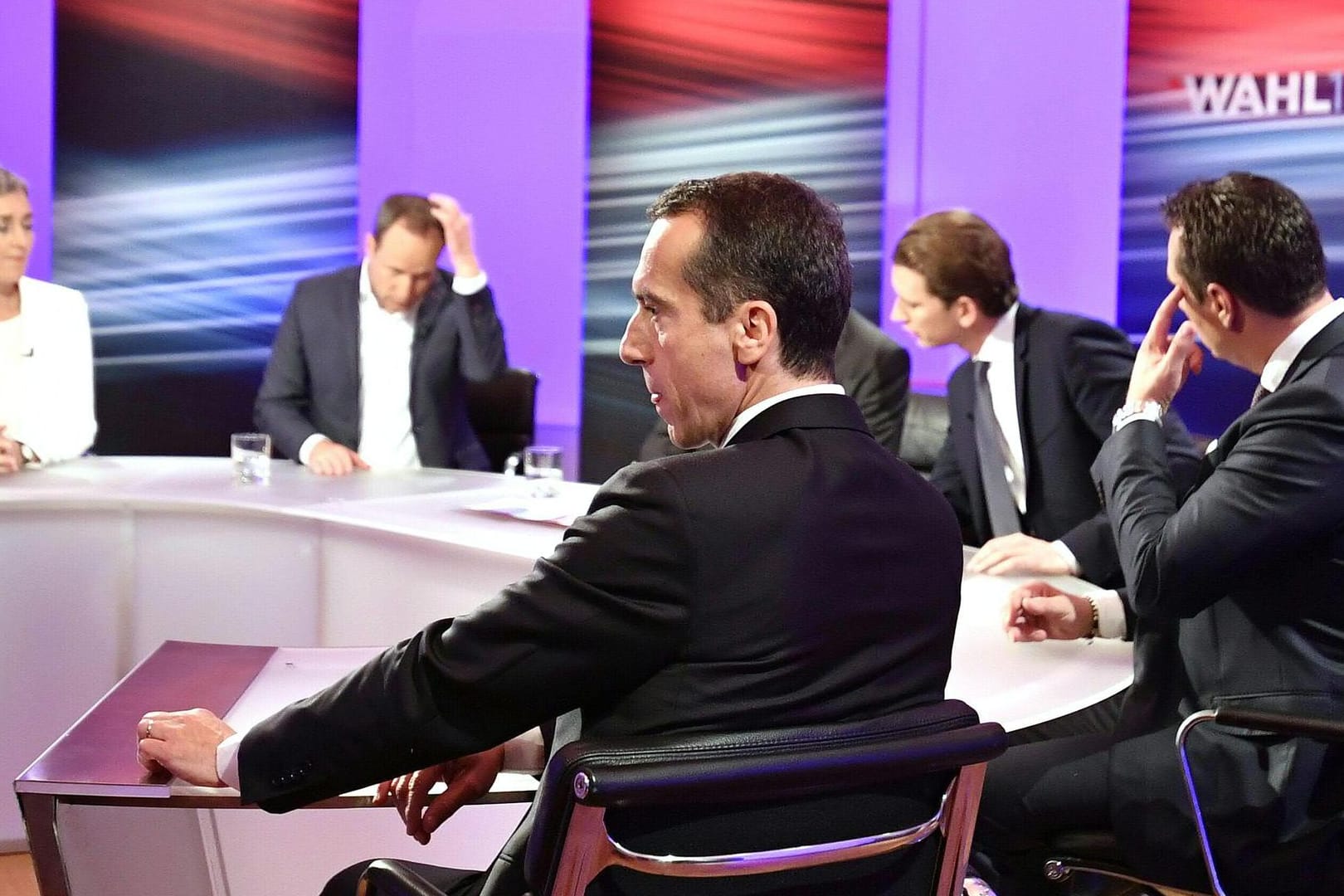 Ein Fernsehstudio des ORF: Die rechtsextreme Regierungspartei FPÖ will "unbotmäßige" Journalisten entlassen.