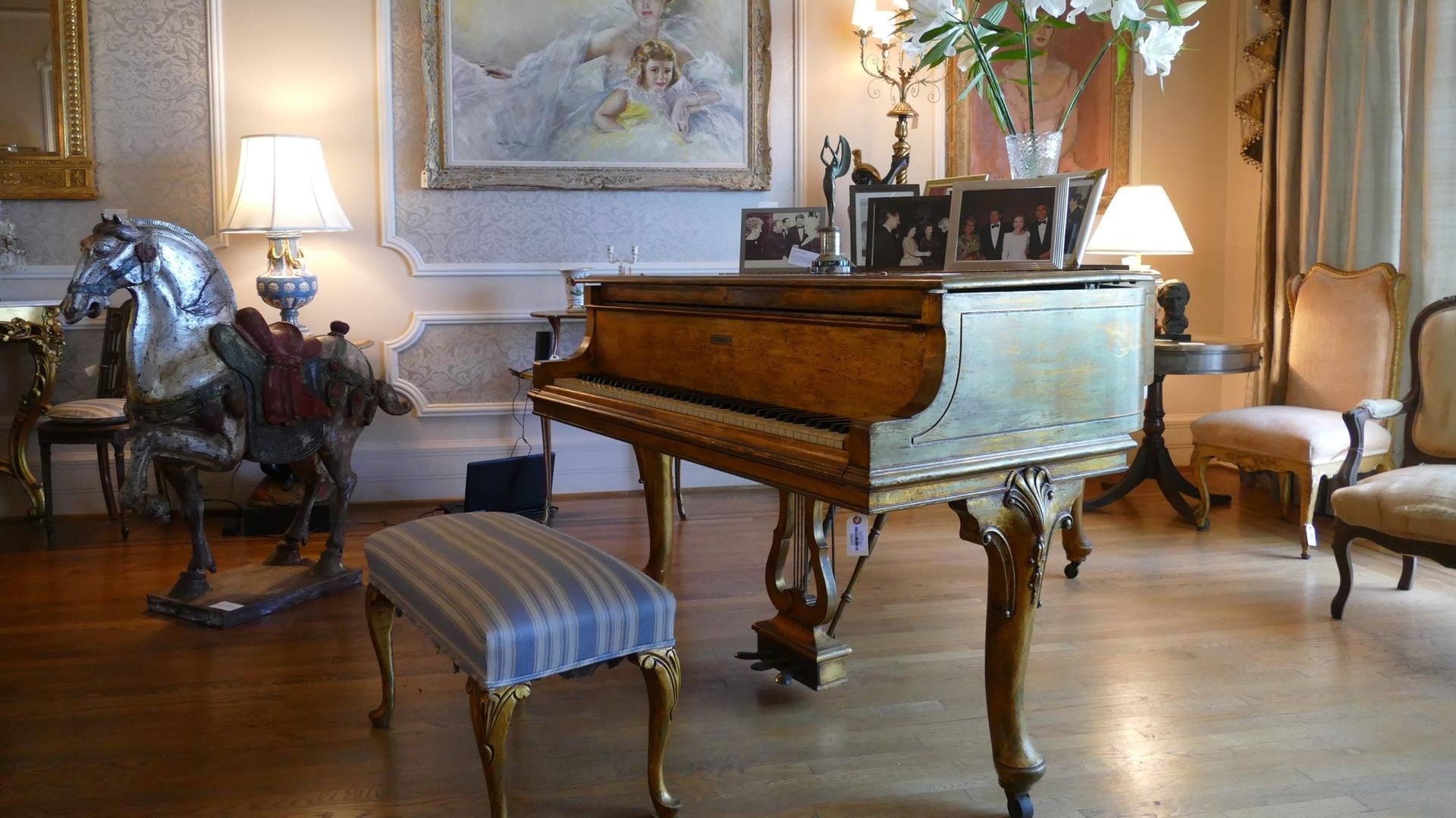 Ein Geschenk von George Sanders: Ein Steinway-Flügel aus dem Jahr 1927 kam für knapp 24.000 Dollar unter den Hammer.