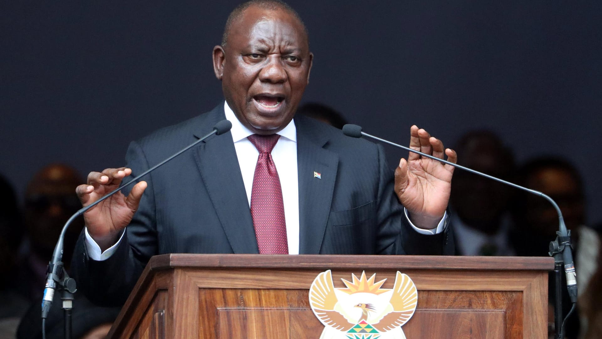 "Die Mutter der Nation ist tot, aber sie ist nicht gegangen": Südafrikas Präsident Cyril Ramaphosa bei seiner Trauerrede für Winnie Mandela.