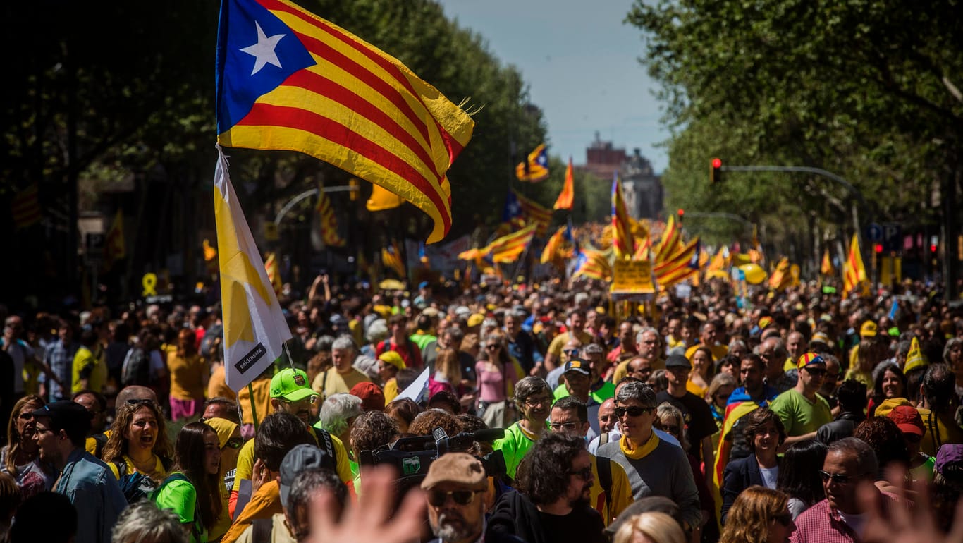 Demonstantion für die Freilassung katalanischer Separatisten: Die Polizei schätzte die Teilnehmerzahl auf rund 315.000.
