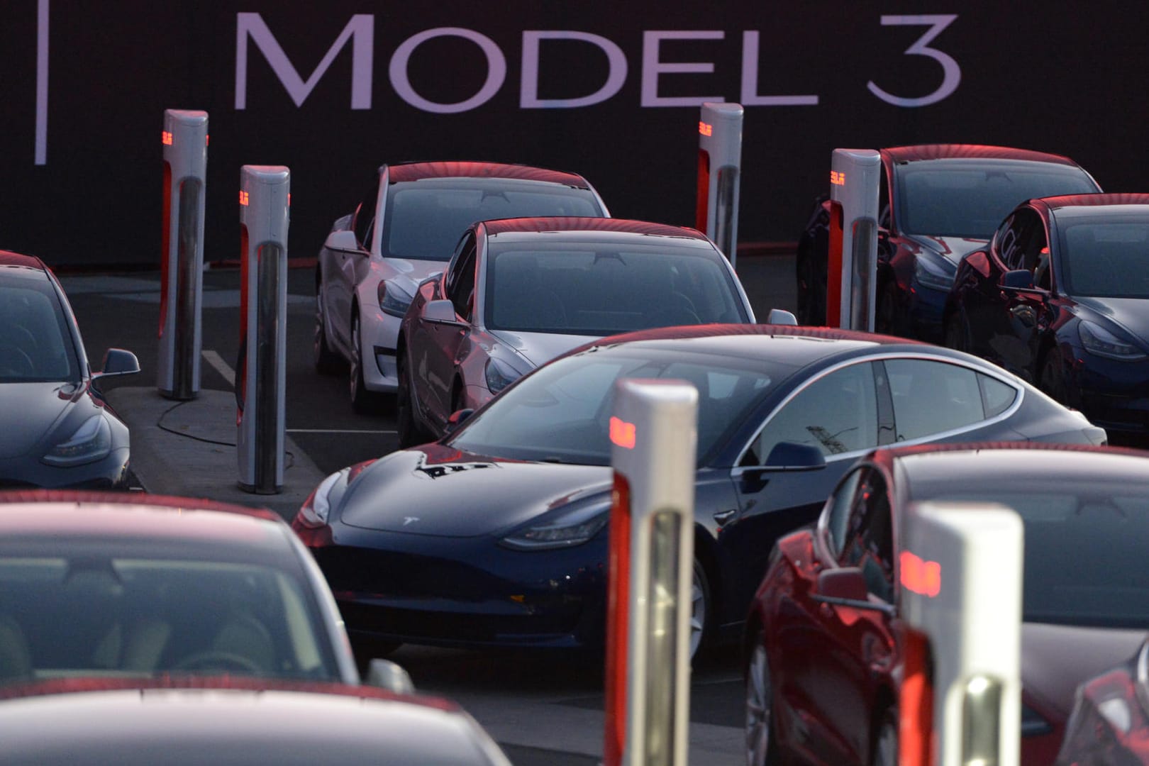 Tesla-Fahrzeug Model 3