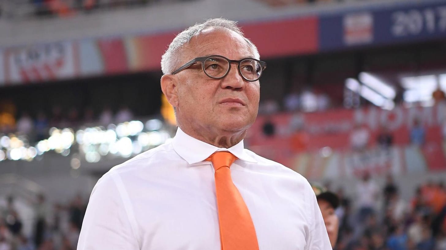 Felix Magath: Der 64-Jährige teilt gegen den Hamburger SV aus.