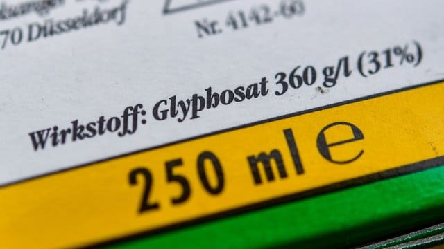 Die Internationale Krebsforschungsagentur der WHO stufte Glyphosat im März 2015 als "wahrscheinlich krebserregend" ein. Die Internationale Krebsforschungsagentur der WHO stufte Glyphosat im März 2015 als "wahrscheinlich krebserregend" ein.