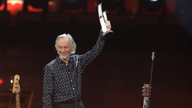 Klaus Voormann hat seinen Lebenswerk-Echo zurückgegeben.