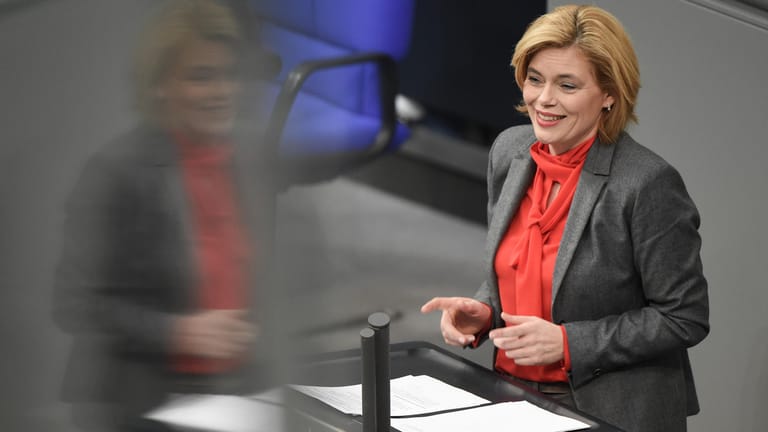 Bundesministerin für Ernährung und Landwirtschaft Julia Klöckner: Die CDU-Politikerin will ein Glyphosatverbot.