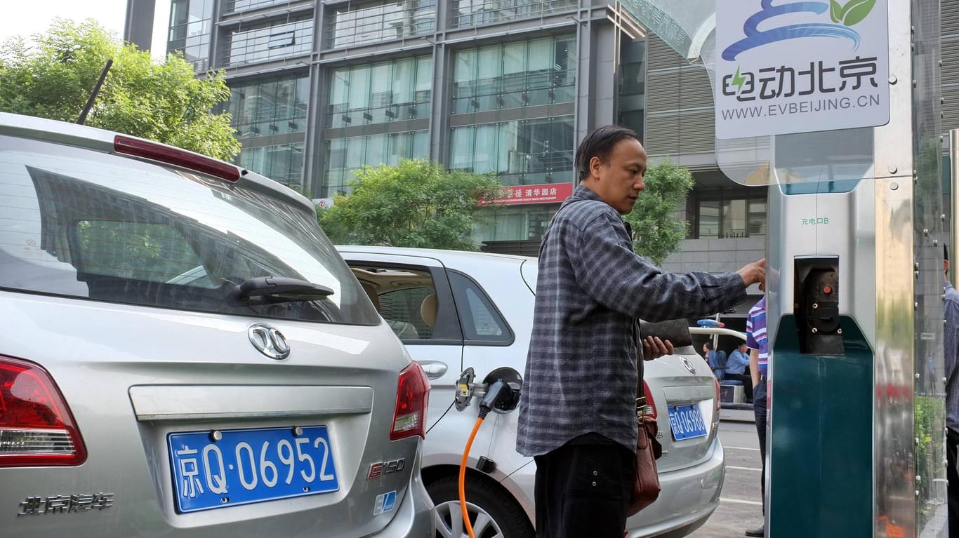Aufladestation für Elektroautos in Peking