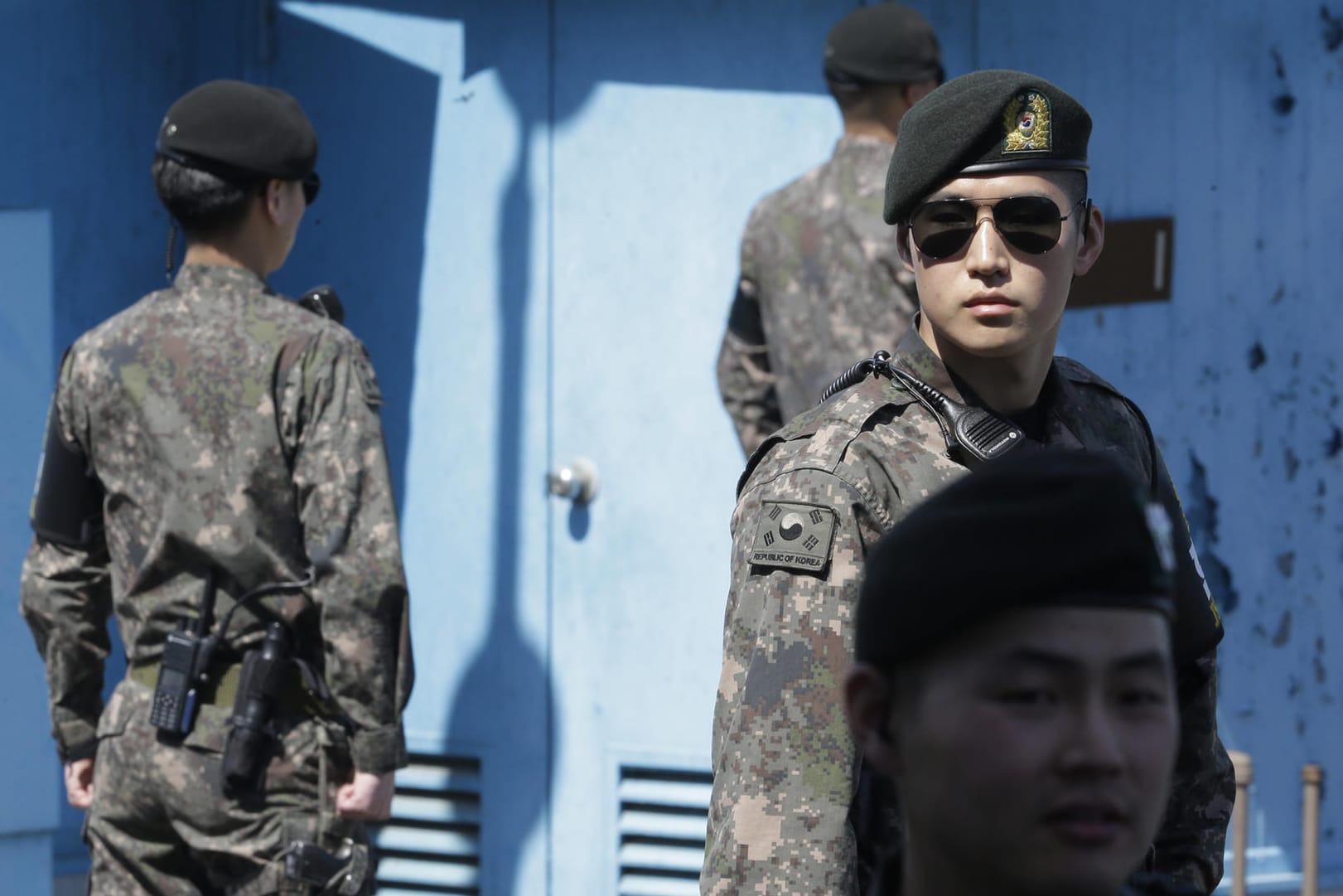 Südkoreanische Soldaten in der demilitarisierten Zone zwischen Nord- und Südkorea: Offiziell sind beide Länder noch immer im Krieg.