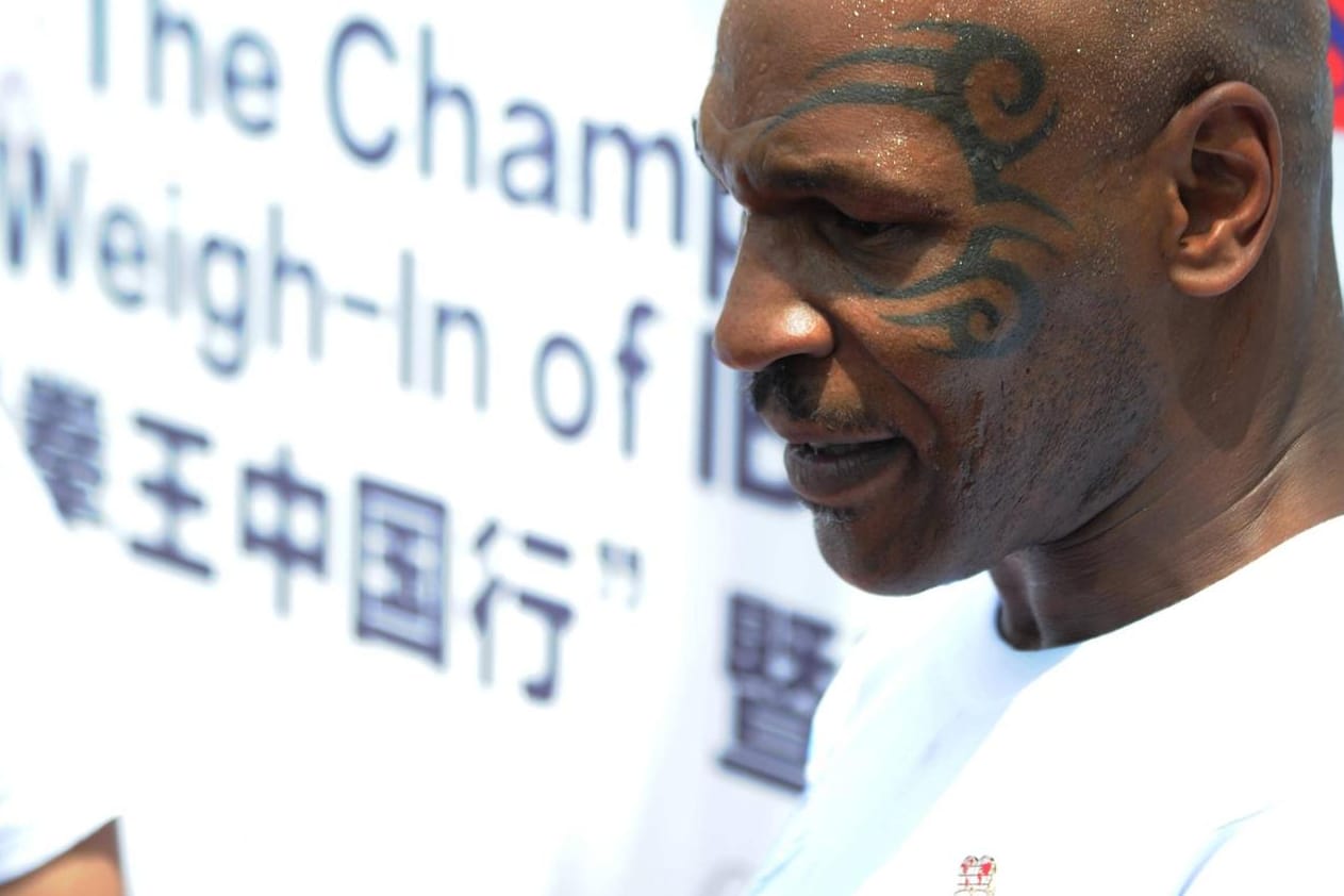 Mike Tyson bei einem Auftritt in Peking/China. Am Freitag tritt er erstmals in Deutschland auf, wo er bisher nur aufgrund einer Rückenverletzung war.