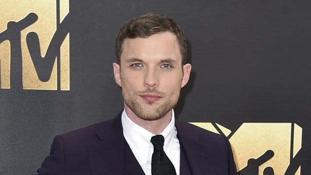 Ed Skrein 2016 bei der Verleihung der MTV Awards.