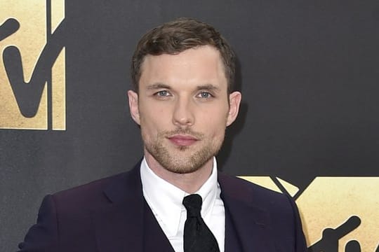 Ed Skrein 2016 bei der Verleihung der MTV Awards.