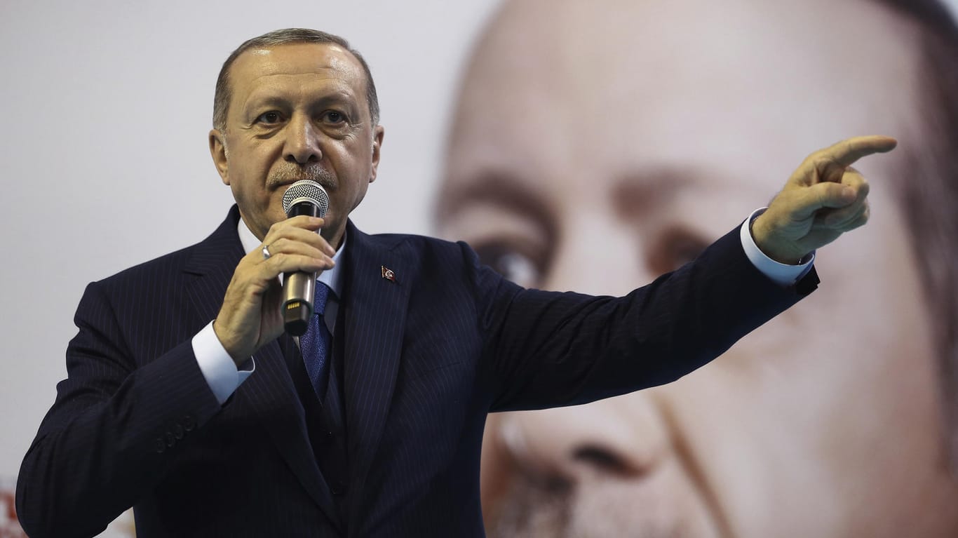 Der türkische Präsident Recep Tayyip Erdogan: Er hat vorgezogene Parlaments- und Präsidentenwahlen für den 24. Juni angekündigt.