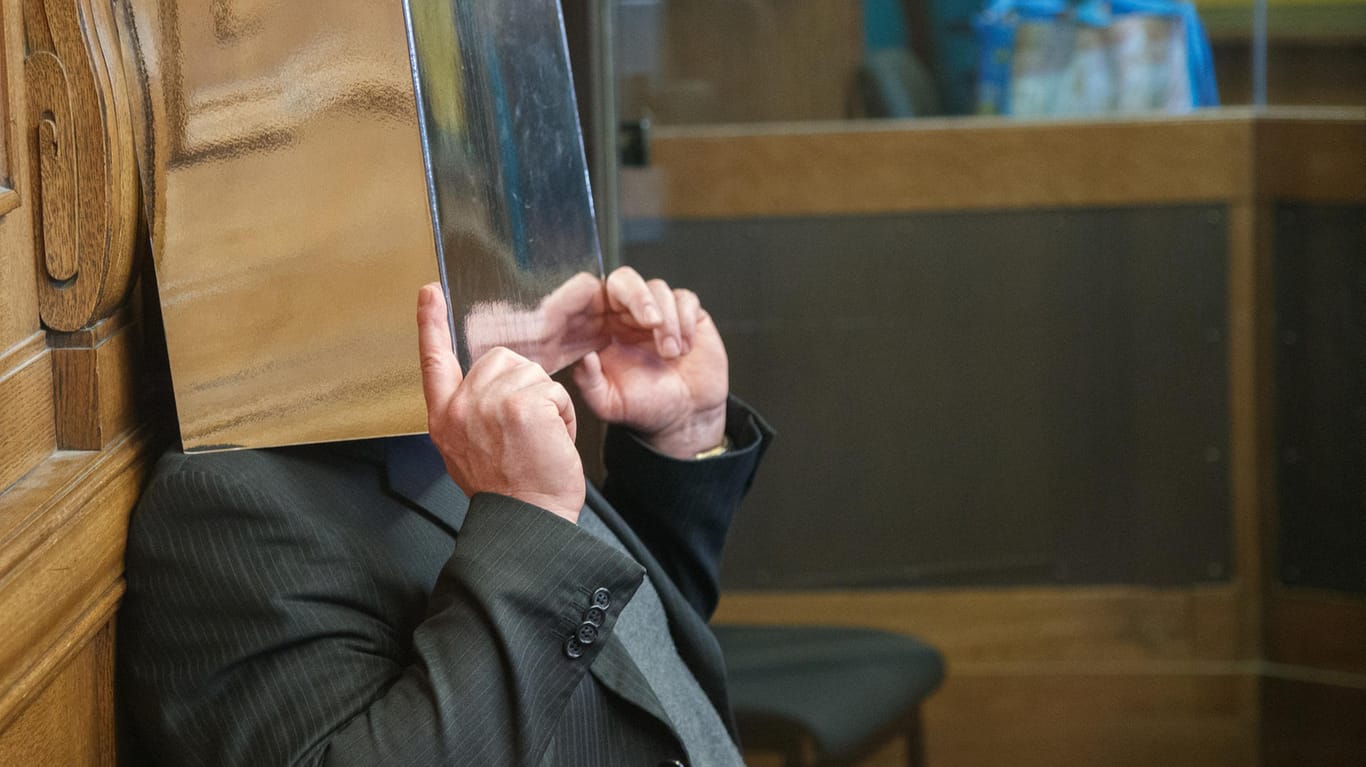 Berliner Mord-Prozess: Der Verurteilte hatte einen Rentner ermordet, um mit dessen Rente seine Spielsucht zu finanzieren.