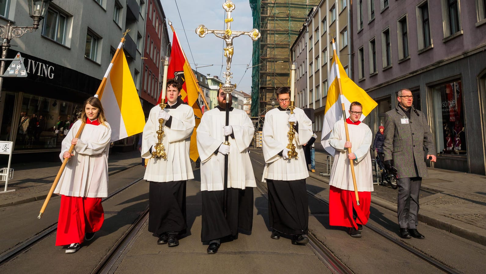 Prozession in Würzburg: Söder betont die Dominanz des Christentums in Bayern.