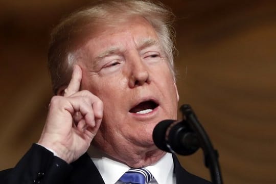 Für US-Präsident Trump, hier am Mittwoch in seinem Anwesen Mar-a-Lago, bietet ein Treffen mit Kim Jong Un eine historische Chance.