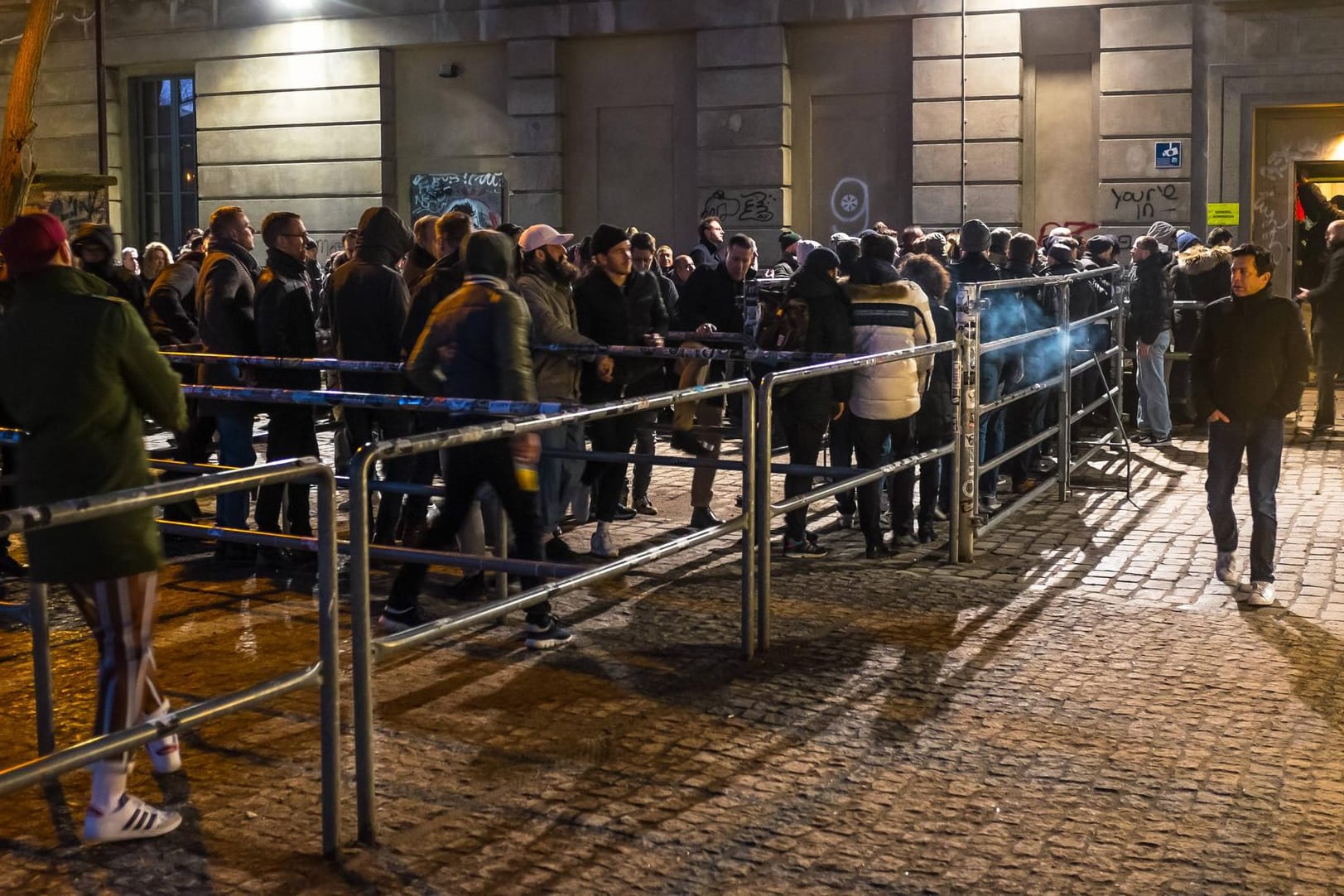 Schlangestehen vorm "Berghain": Das Berliner Tanzlokal gilt als einer der besten Technoclubs weltweit.