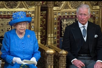 Queen Elizabeth II. und Prinz Charles: Nach dem Willen seiner Mutter soll er Oberhaupt des Commonwealth werden.