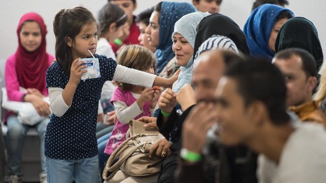 60 Prozent der positiven Asylentscheidungen in der EU wurden in Deutschland getroffen. 60 Prozent der positiven Asylentscheidungen in der EU wurden in Deutschland getroffen.