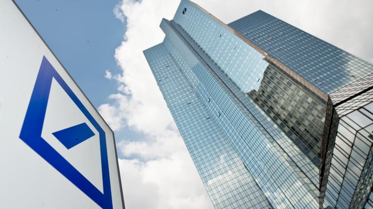 Deutsche-Bank-Zentrale: Die Deutsche Bank hat aus Versehen eine große Summe in Milliardenhöhe überwiesen.