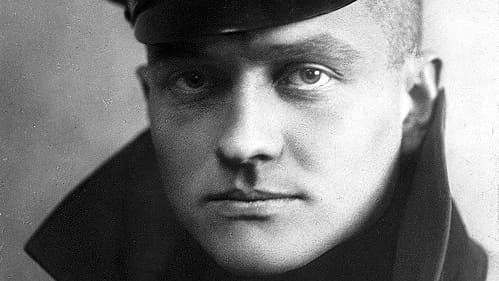 Manfred Freiherr von Richthofen, der im Ersten Weltkrieg wegen seiner Flugkünste und der Farbe seines Flugzeuges als "Roter Baron" zur Legende wurde: Vor 100 Jahren wurde der Pilot abgeschossen.