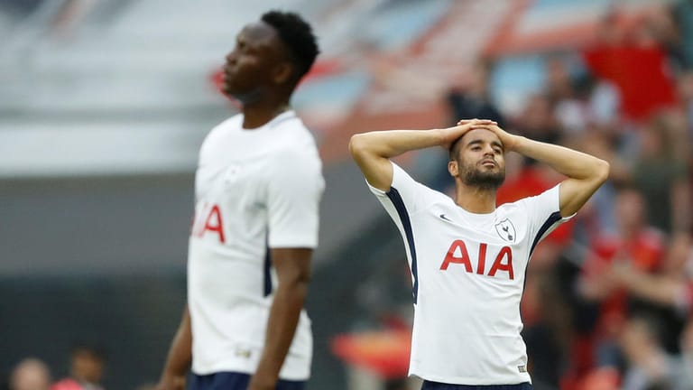 Bittere Halbfinal-Pleite gegen United: Tottenhams Lucas Moura und Victor Wanyama (l.) reagieren enttäuscht,
