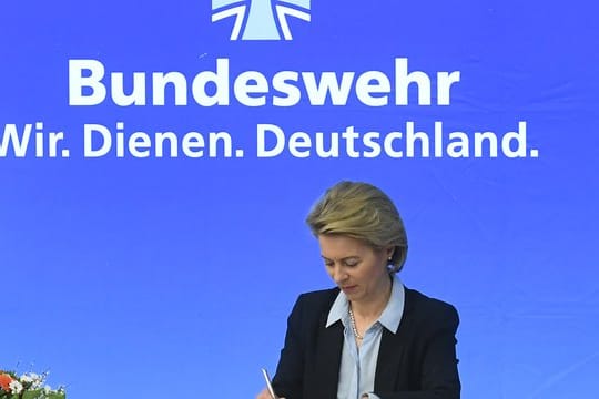 Sie hält Nachgiebigkeit gegenüber Wladimir Putin für einen Fehler: Verteidigungsministerin Ursula von der Leyen.