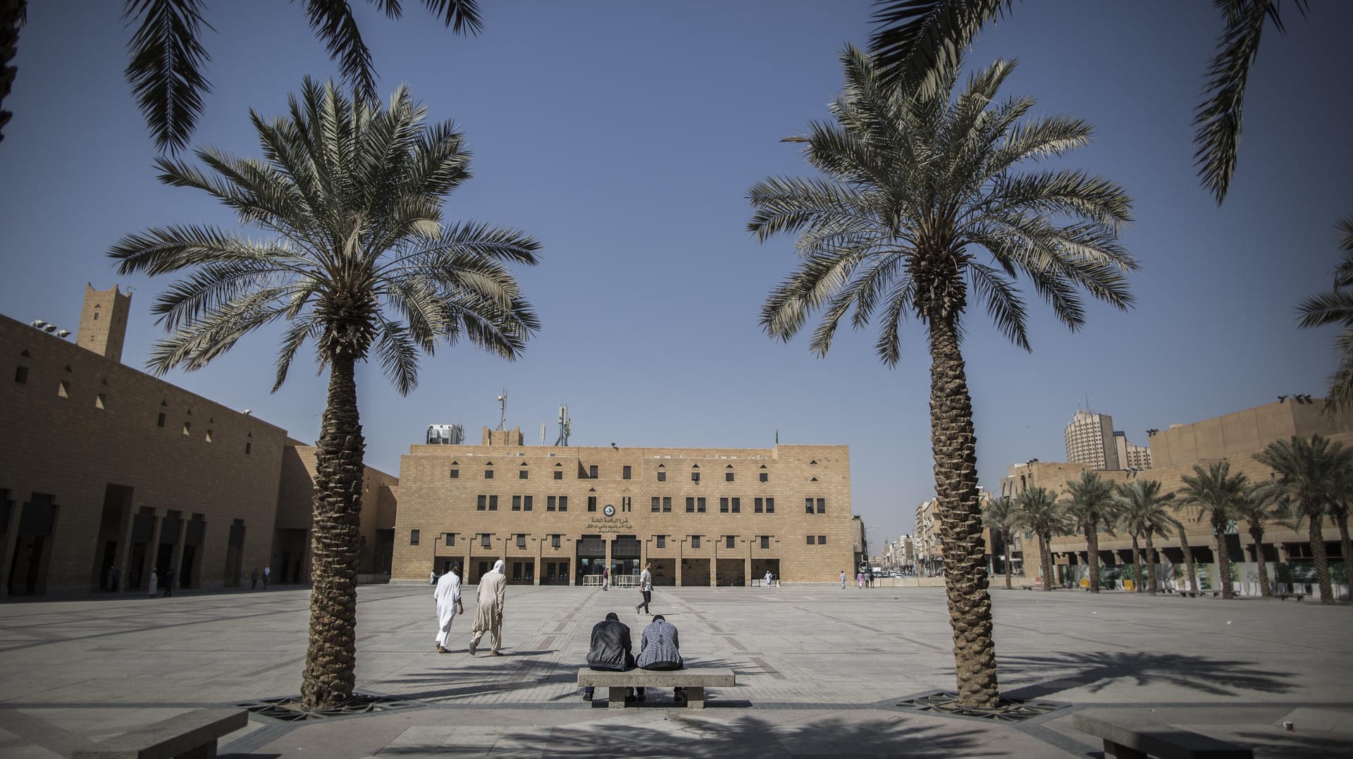 Al-Safah-Platz in Riad: Die Polizei hat im Zentrum der saudischen Hauptstadt eine "kleine, ferngesteuerte" Drohne abgeschossen. Al-Safah-Platz in Riad: Die Polizei hat im Zentrum der saudischen Hauptstadt eine "kleine, ferngesteuerte" Drohne abgeschossen.