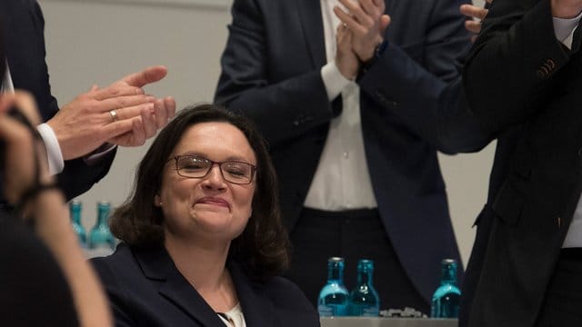 Applaus für Andrea Nahles nach iher Wahl zur neuen Parteivorsitzenden der SPD. Applaus für Andrea Nahles nach iher Wahl zur neuen Parteivorsitzenden der SPD.