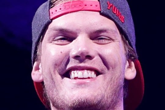 Der schwedische DJ und Produzent Avicii starb im Alter von 28 Jahren.