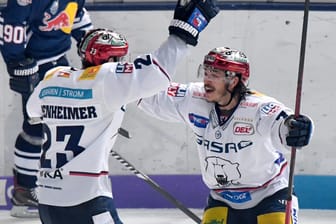 Pure Freude: Die Berliner Thomas Oppenheimer (l.) und Daniel Fischbuch jubeln nach dem Treffer zum zwischenzeitlichen 2:0.