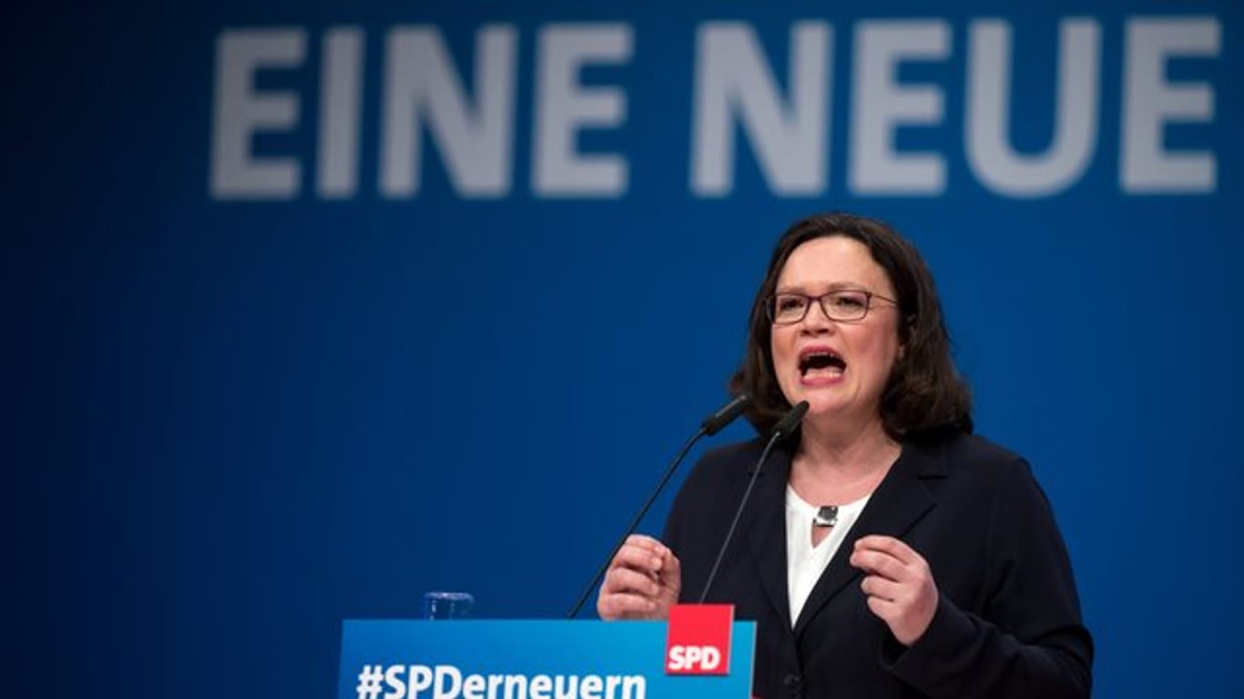 Die neue SPD-Parteichefin Nahles will beweisen, "dass Regieren und Erneuern möglich ist.